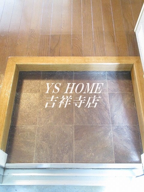 レイクサイド善福寺 玄関