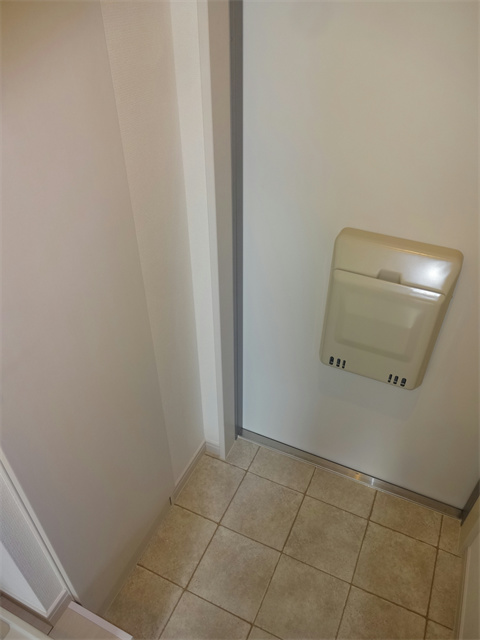 リブリ・Dear　court　 玄関