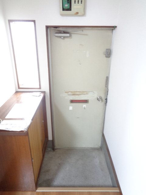 梢風荘 玄関
