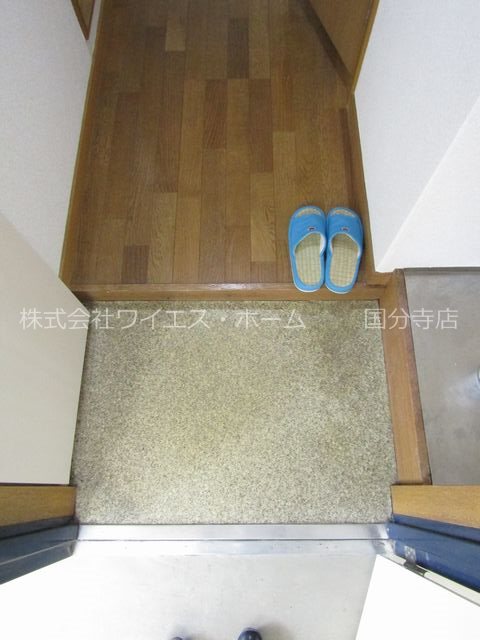 イル・ニード 玄関