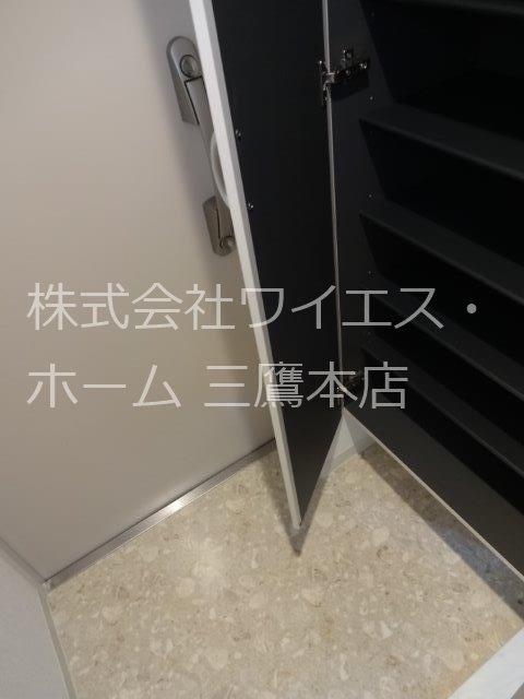 クレセント馬部 玄関