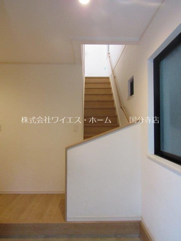 国立テラスハウス 玄関