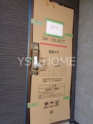 メイ・ガーデンⅡ 玄関
