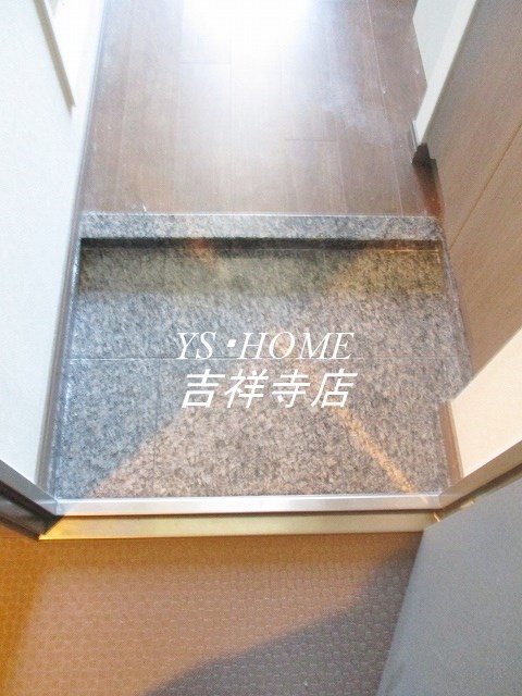 ルーブル荻窪伍番館 玄関