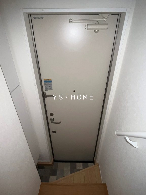 ソルナクレイシア三鷹Ⅱ 玄関