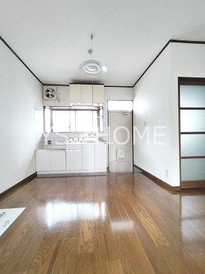 サン　ロリアン リビング