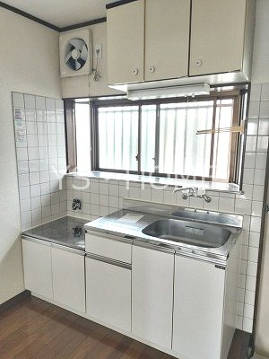 サン　ロリアン キッチン