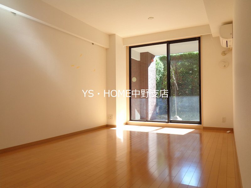 ファミールスクエア中野坂上 リビング