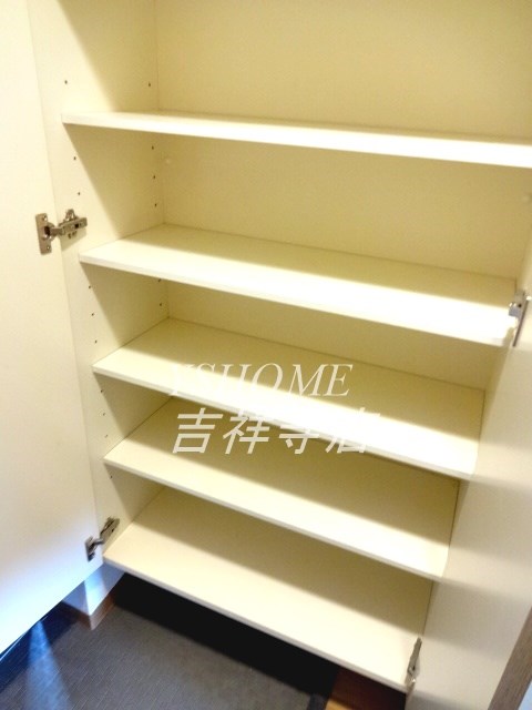 ビイルーム吉祥寺 玄関