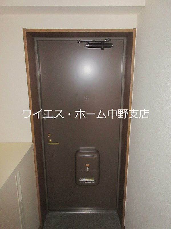 BI CASTLE NAKANO  玄関