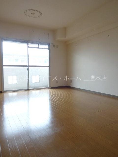 コーポレート小金井梶野通り　2号棟  リビング
