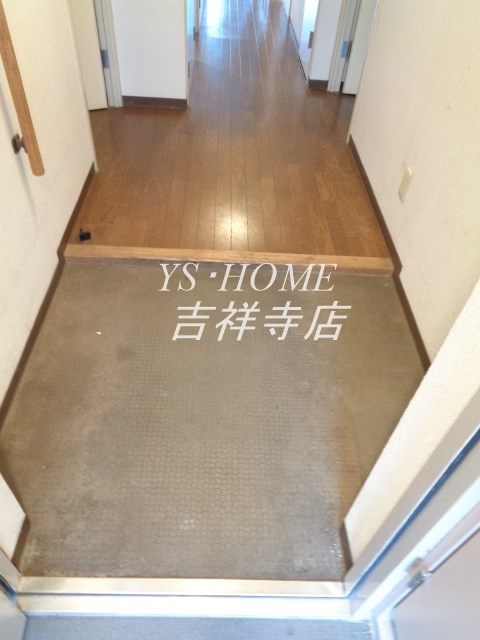 コーポレート小金井梶野通り2号棟 玄関