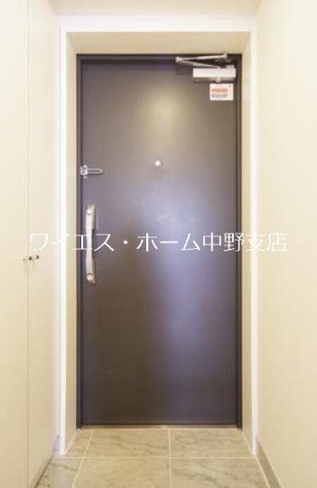 クラッサ中野 玄関