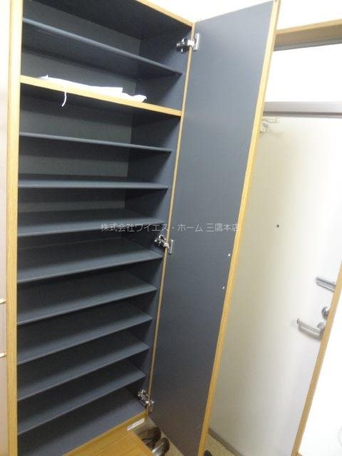 メゾンⅢ 玄関
