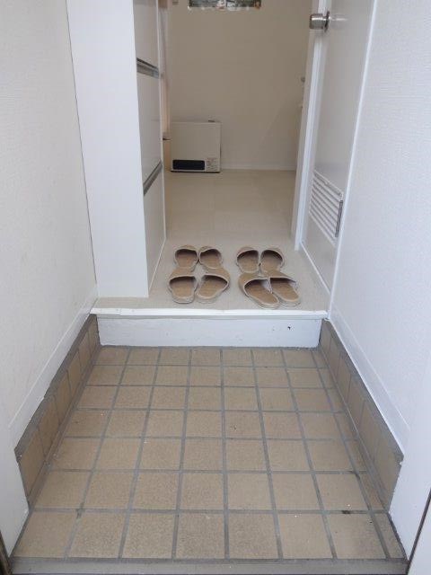 めぞん栗山公園 玄関