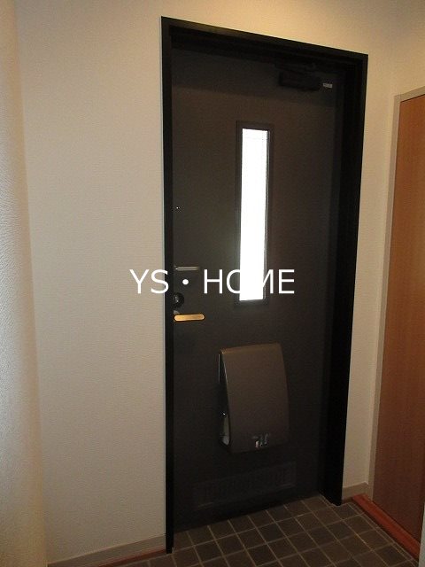 グランルナ  玄関