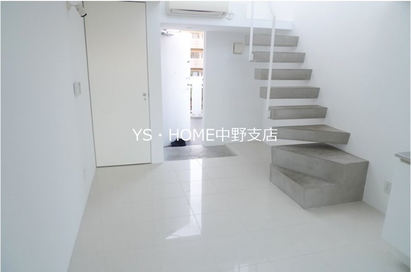 ラグゼナ東高円寺 玄関