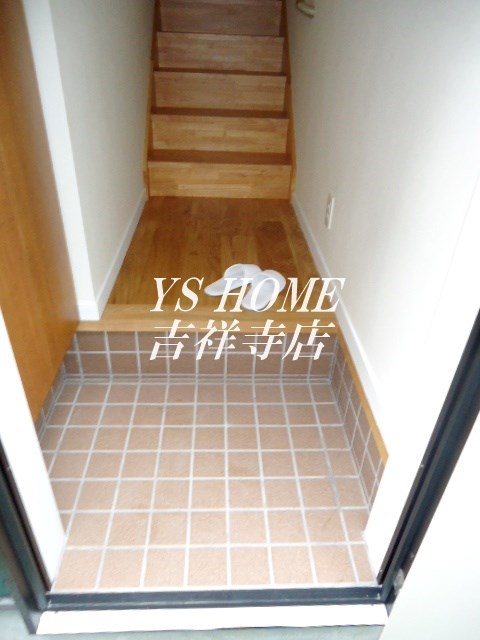 ハウスDEN 玄関
