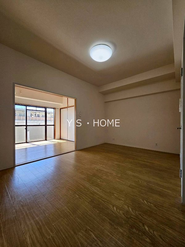 ロイヤルハイツ橋本マンション リビング