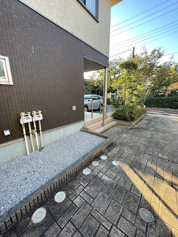 シャトレー武蔵野伍番館 玄関