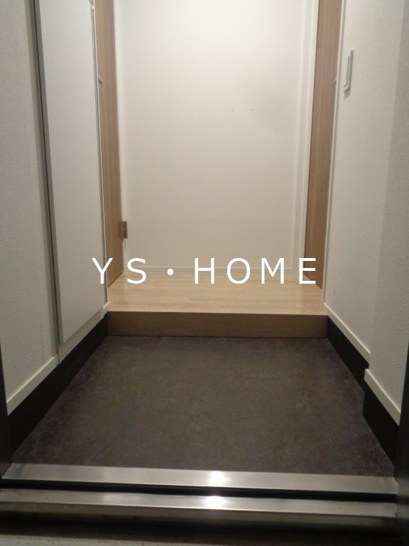 Cave de carre 玄関