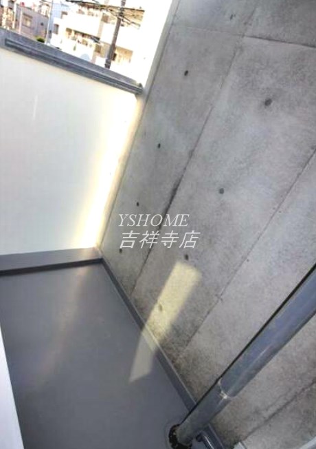 Cave de carre ベランダ