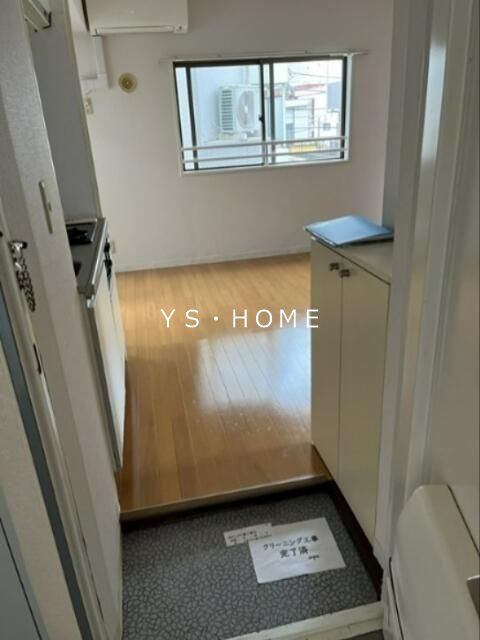 パールビル 玄関