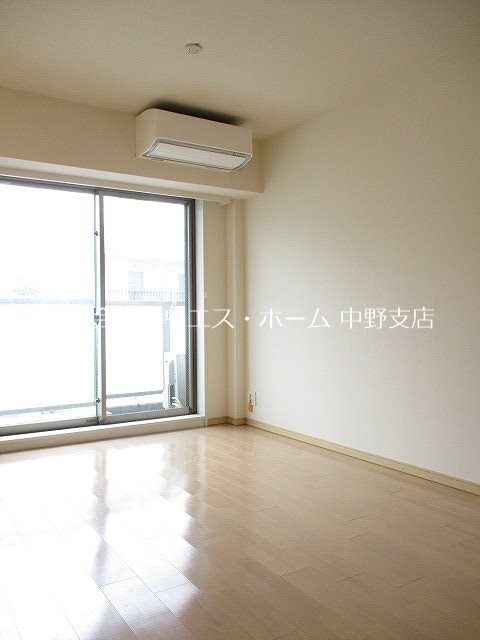 エスティメゾン中野富士見町 リビング