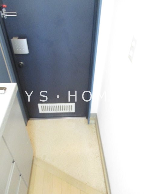 レ・フレールⅡ  玄関