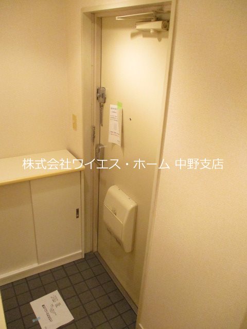シュロスカー  玄関