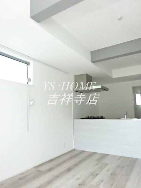 ジェノバ リビング
