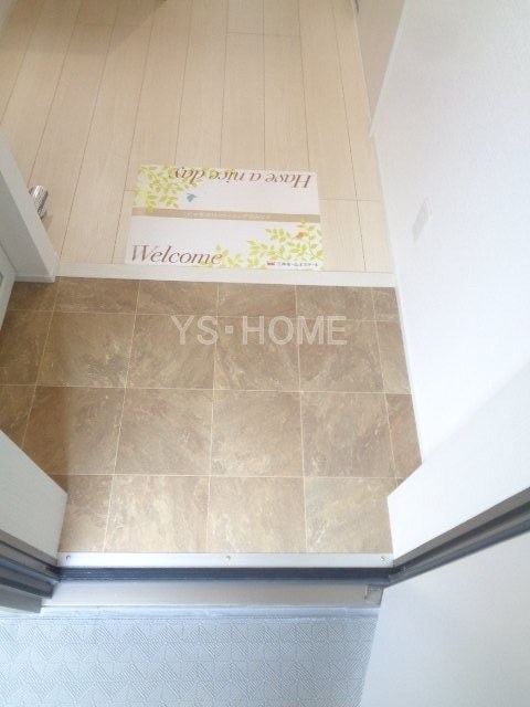 レ セレニタ 松庵 玄関