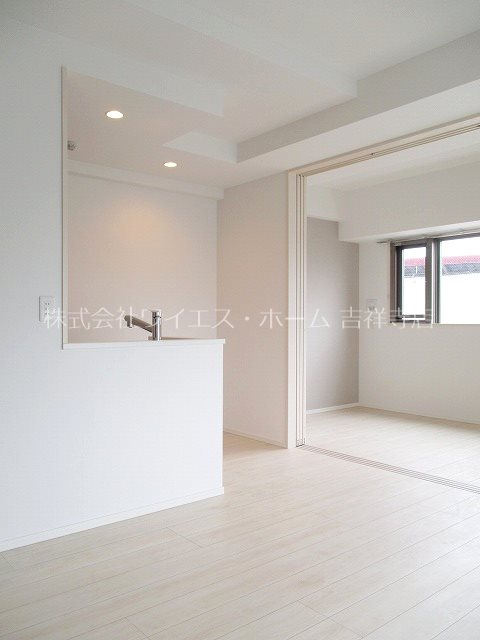 グロリアス西荻窪 リビング