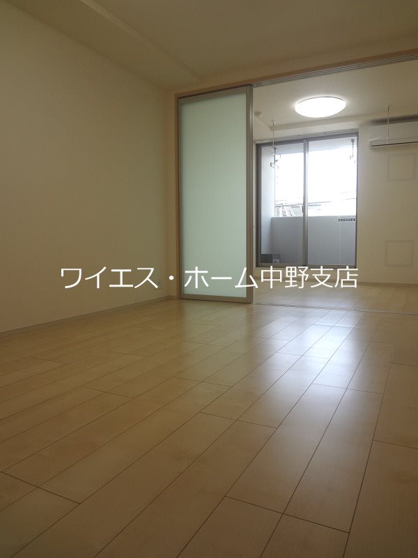 メゾン　オノ　デ　ペーシェ リビング