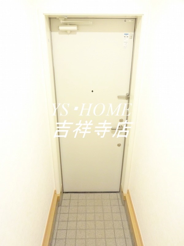 カリス荻窪 玄関