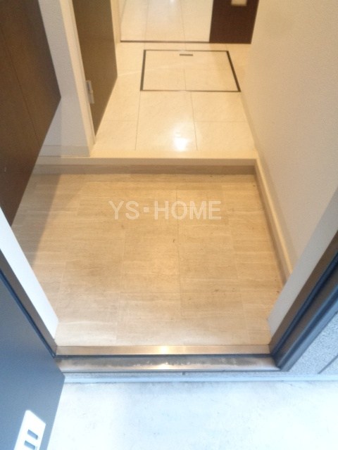 リヴェール恋ヶ窪 玄関