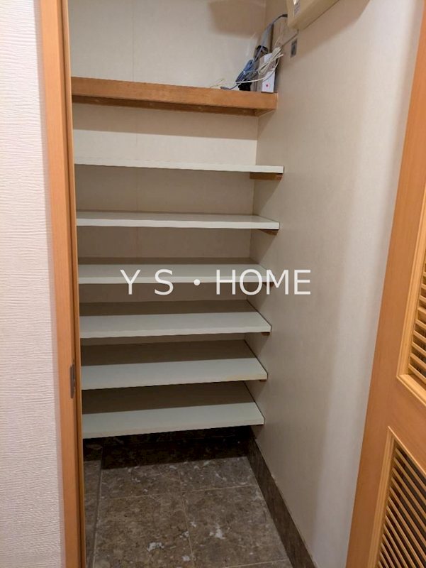 ガーデンズ国立 玄関