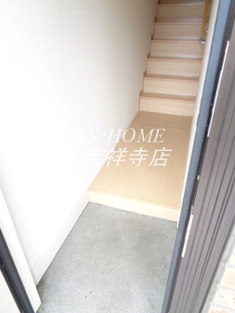 サニーフラット善福寺 玄関