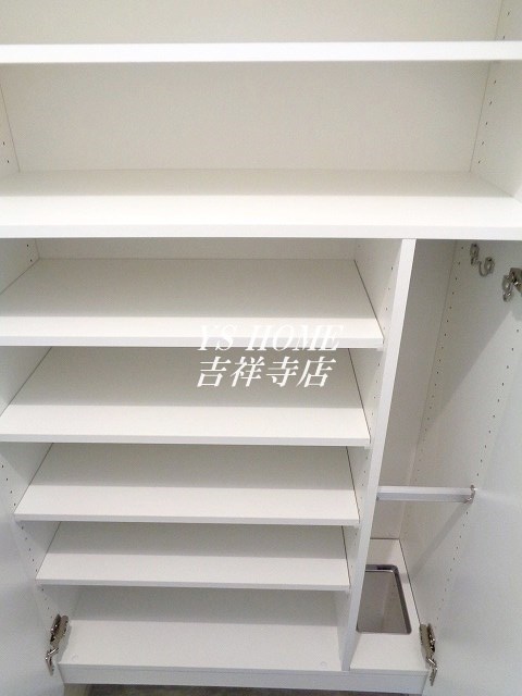 ホワイトガーデン久我山 玄関