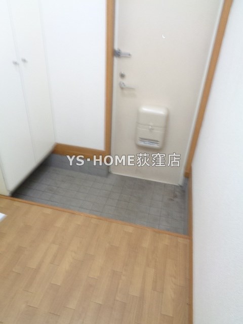 オーク西荻  玄関