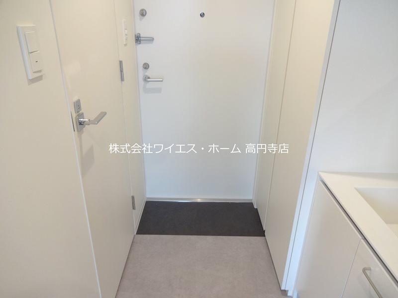 KOENJI Crossover   玄関