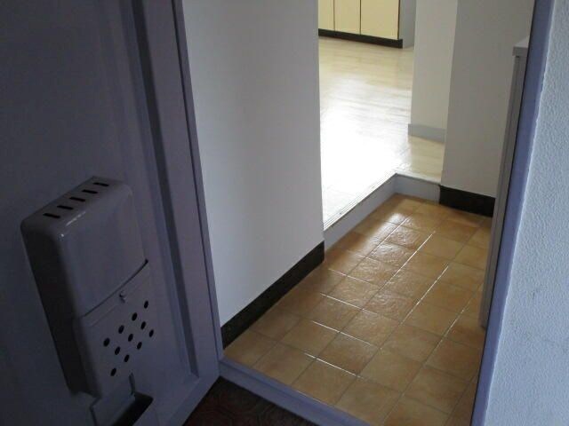 中野スカイコーポ  玄関