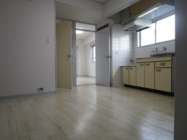 中野スカイコーポ  リビング