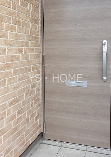 クレール前原 玄関