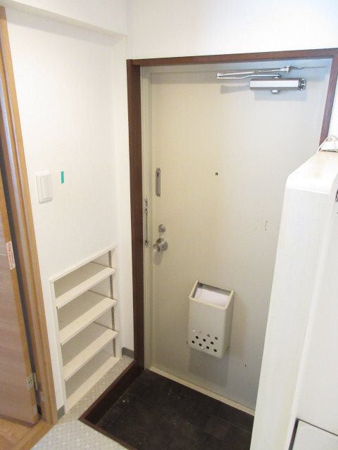 シャトレ中野新橋 玄関