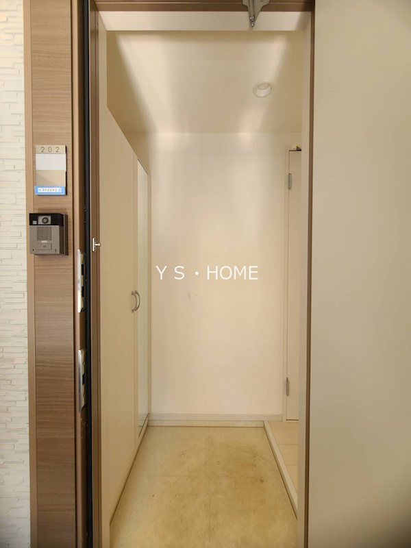 リブリ・天神下 玄関