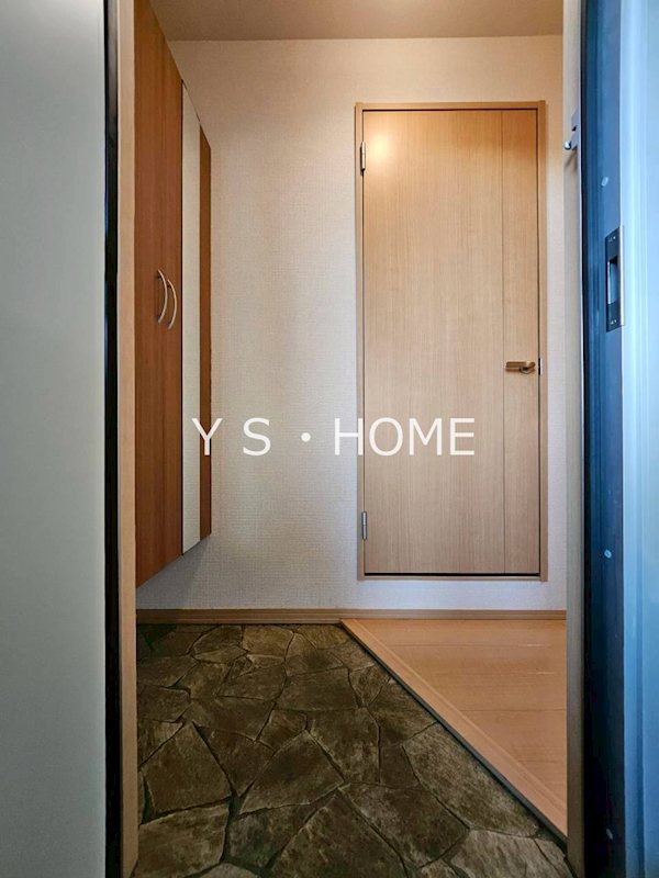 Kコート前原 玄関