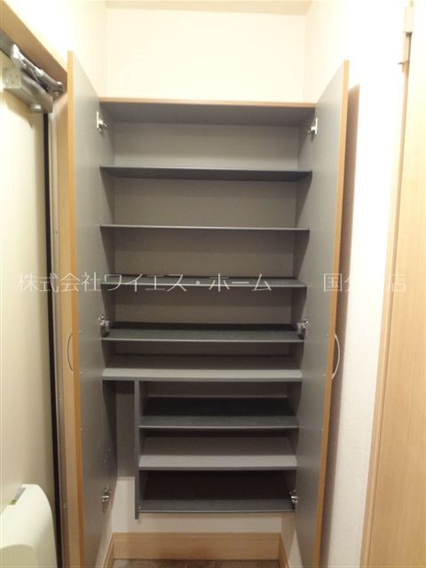 Kコート前原 玄関