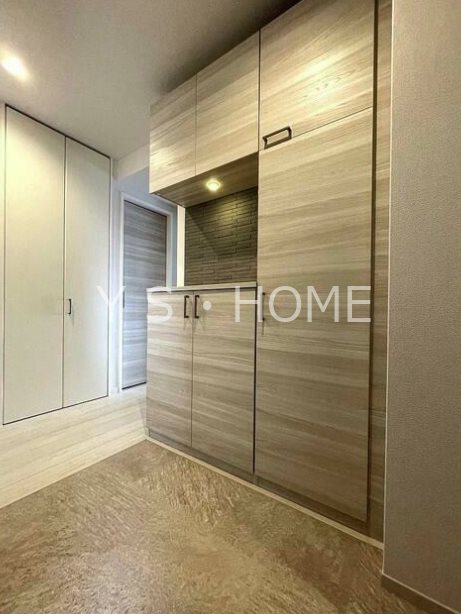 シャーメゾン国立ウエスト 玄関