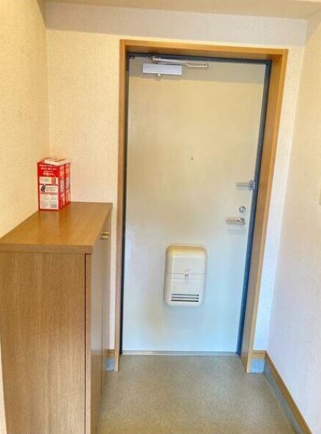 プラティーク三鷹 玄関